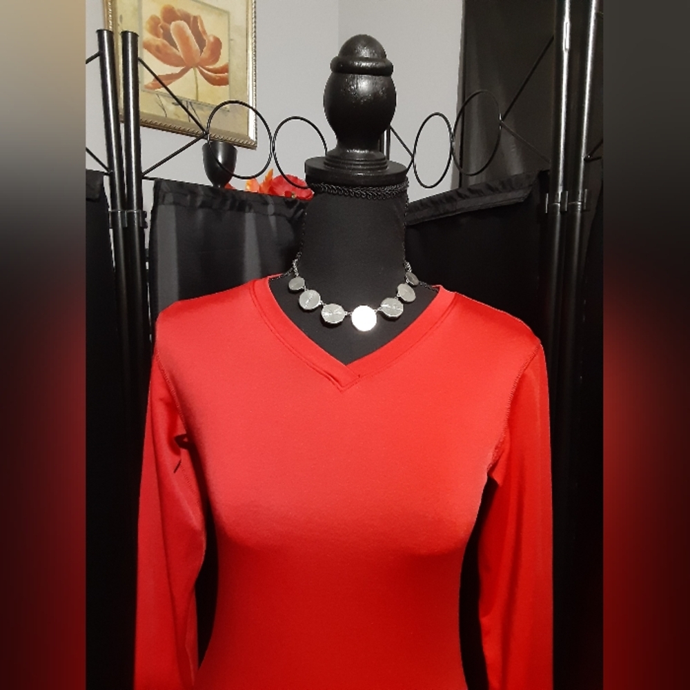 Elegant Red V-Neck Women's Top Long Sleeve Women's Size Small Casual Classic - Picture 2 of 6